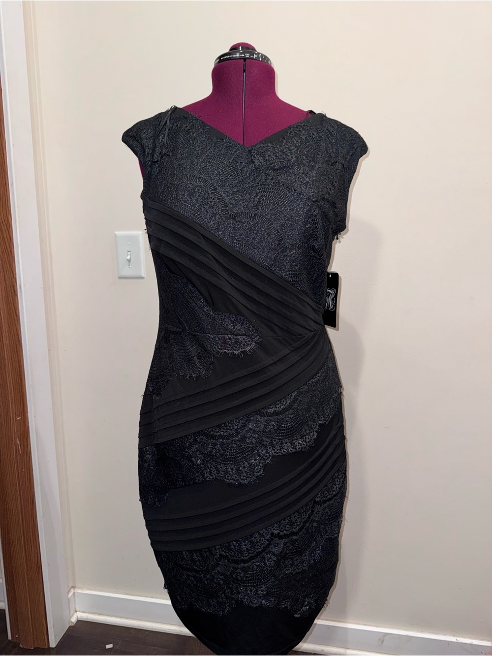 Jax Elegant Black Lace Sheath Bandage Dress